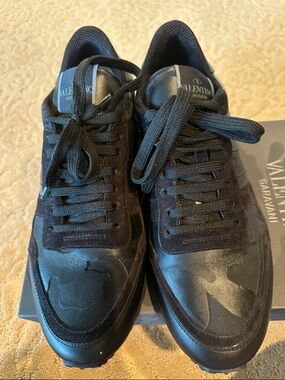 Valentino Garavani Bounce Leather Sneakers Black RY2S0723NSD